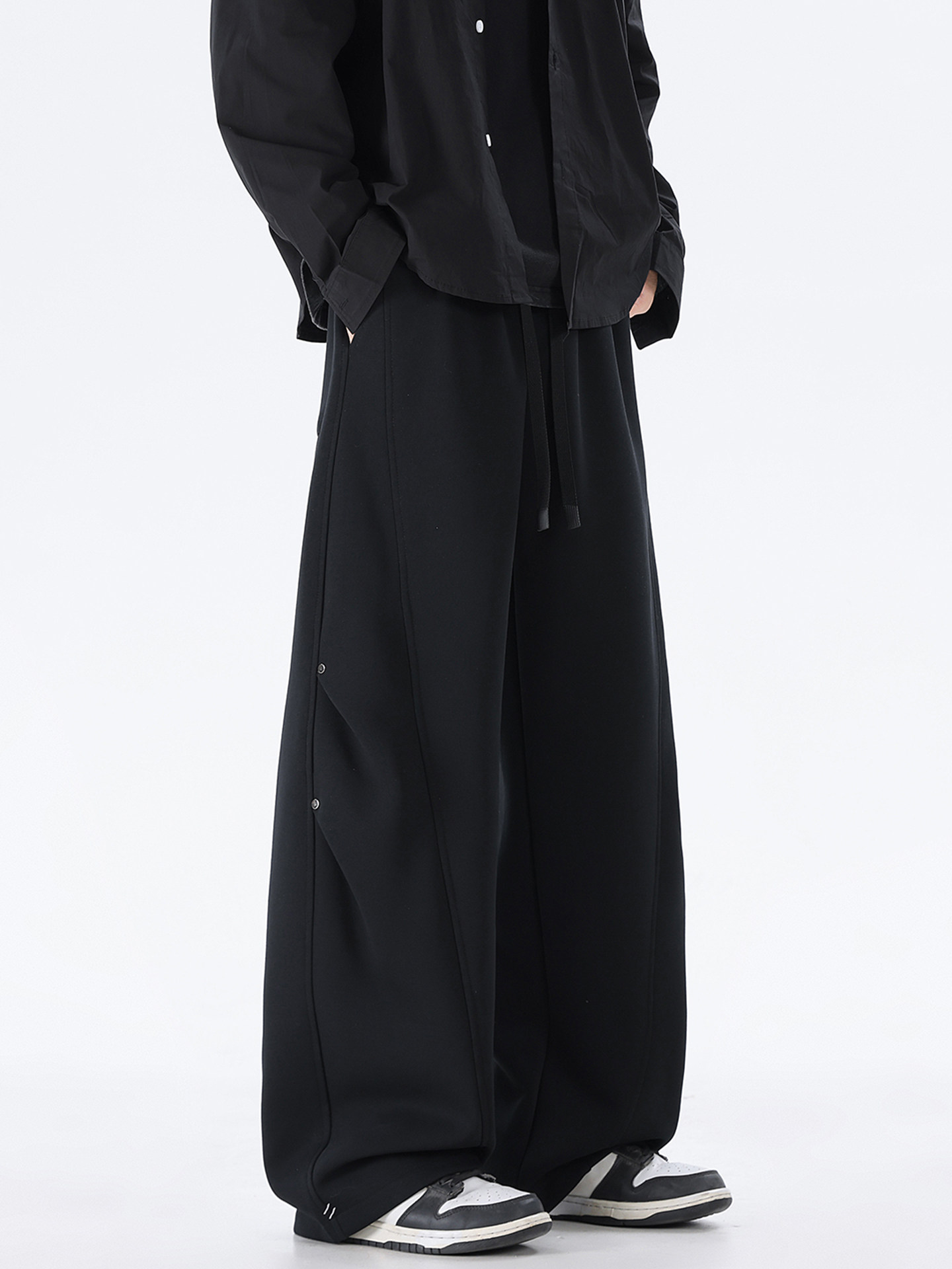 Manludini Relaxed Straight-Leg Sweatpants