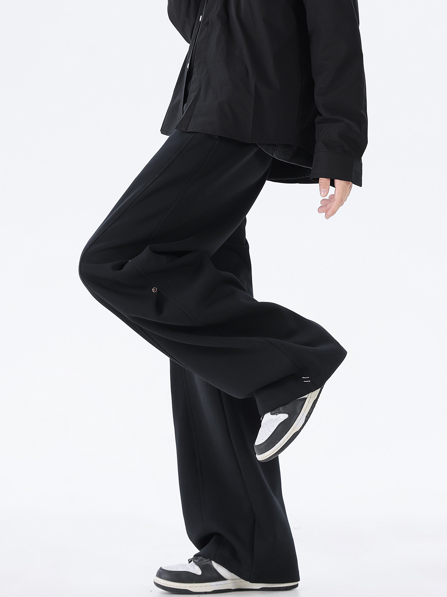 Manludini Relaxed Straight-Leg Sweatpants