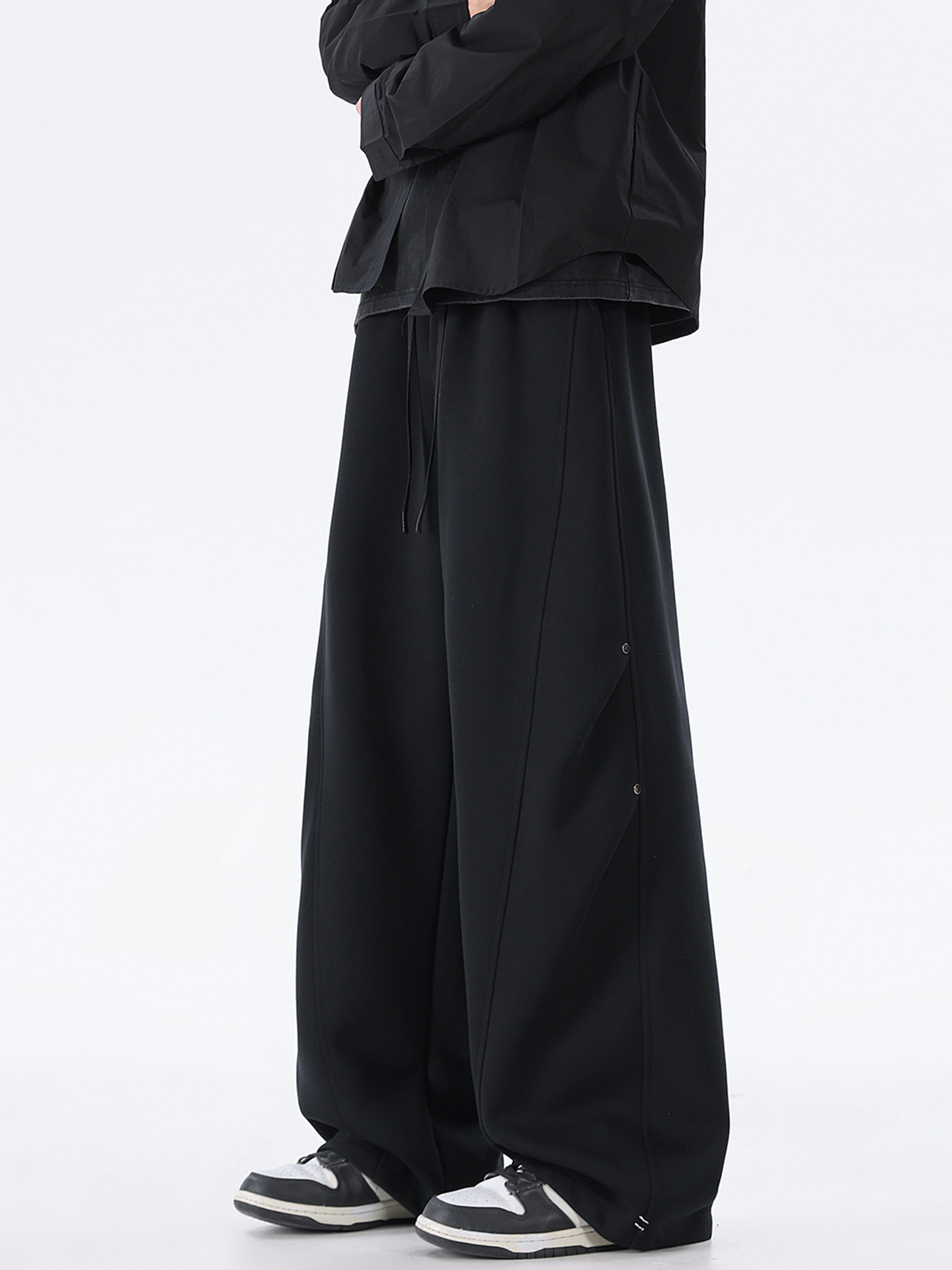 Manludini Relaxed Straight-Leg Sweatpants